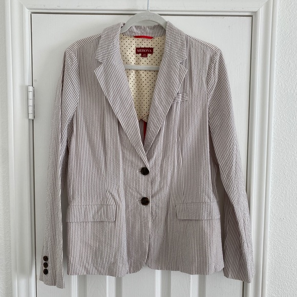 Beige and white vertically striped blazer - Picture 1 of 7